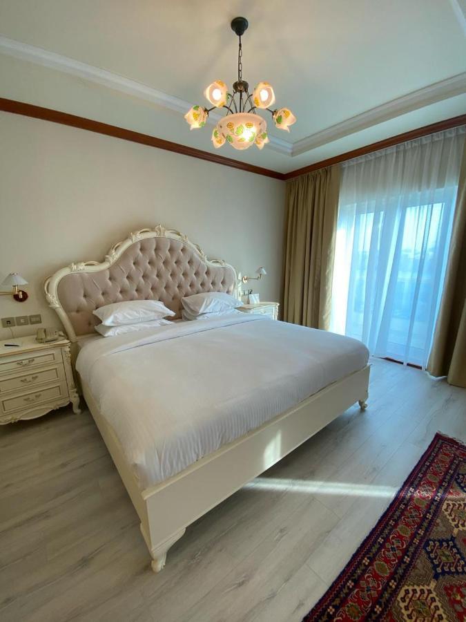 Отель Riviera 4*